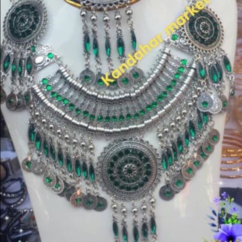 Necklace Set - Picture 2 of 3